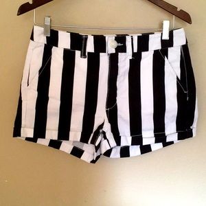 American Eagle AE Hi-Rise Shortie Stretch Short